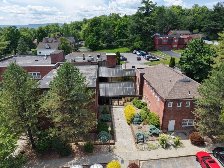More Photos Of 2 Stowe Rd, Peekskill Medical For Lease