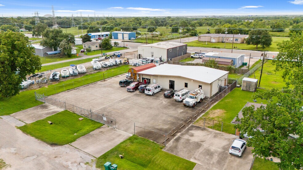 Primary Photo Of 915 Orange St, La Marque Office For Sale