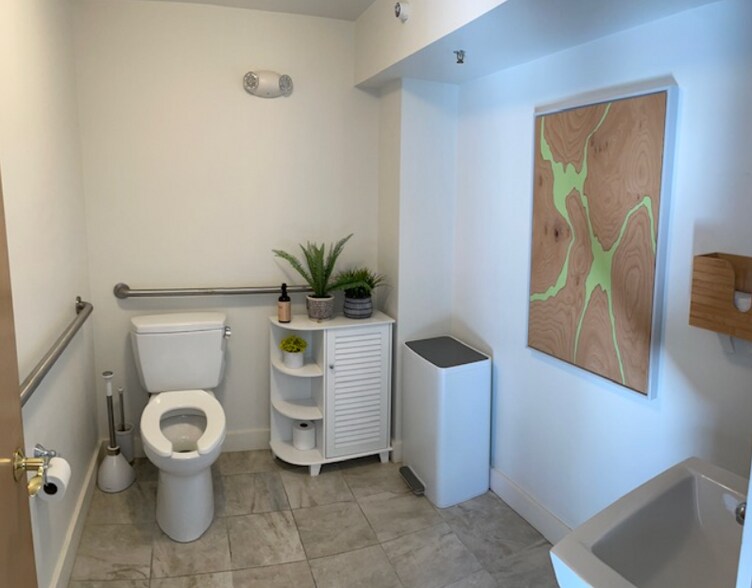 More Photos Of 189-191 Main St, Gloucester Storefront Retail Office For Sale