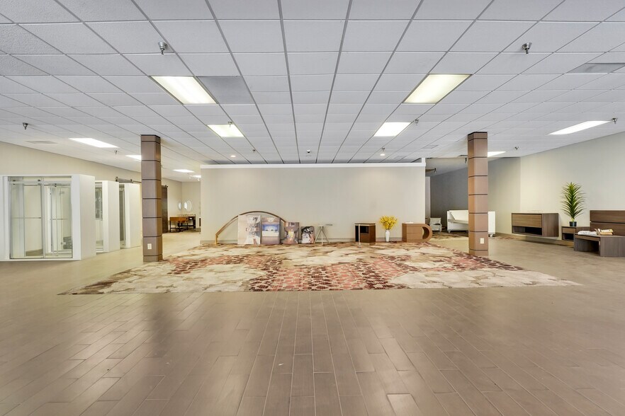 More Photos Of 1900 Buford Hwy, Duluth Warehouse For Lease