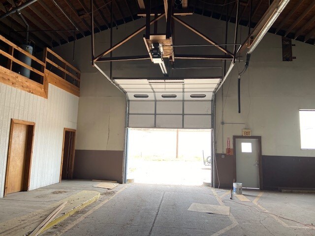 More Photos Of 1639 Industrial Ave, Sidney Warehouse For Lease
