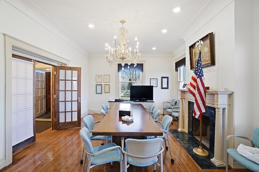 More Photos Of 2406 Auburn Ave, Cincinnati Office Residential For Sale