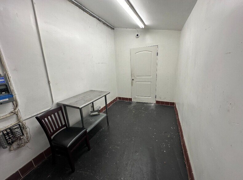 More Photos Of 3330 S Central Ave, Los Angeles Storefront Retail Residential For Lease