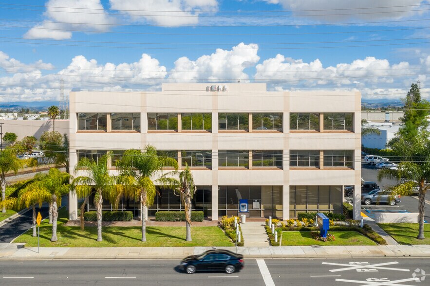 More Photos Of 303 W Katella Ave, Orange Medical For Lease
