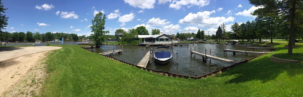 More Photos Of 3309 N Chapel Hill Road, Johnsburg Hotel For Sale