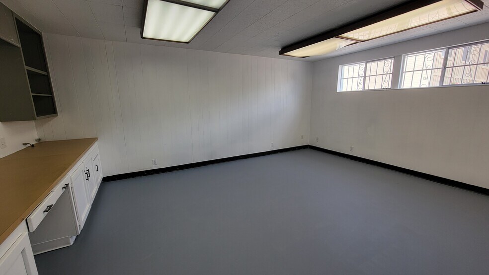 More Photos Of 2505 N Alvernon Way, Tucson Office For Sale