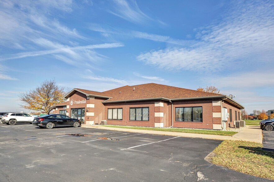 More Photos Of 2109 E Capitol Dr, Appleton Office For Lease