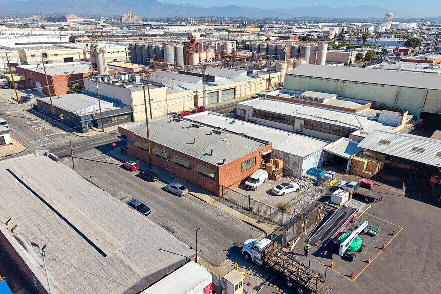 More Photos Of 2302 E 38th St, Vernon Manufacturing For Sale