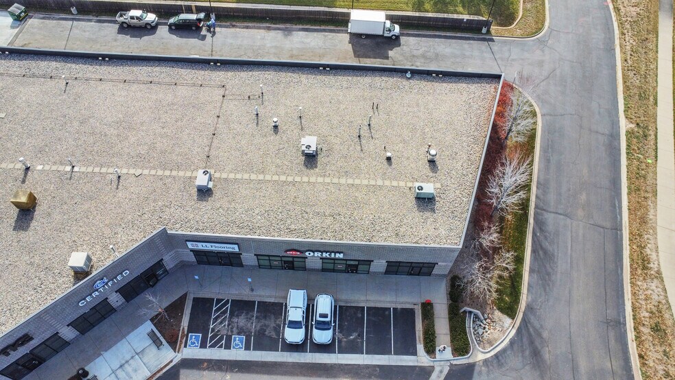 More Photos Of 2415 E Mulberry St, Fort Collins Showroom For Lease