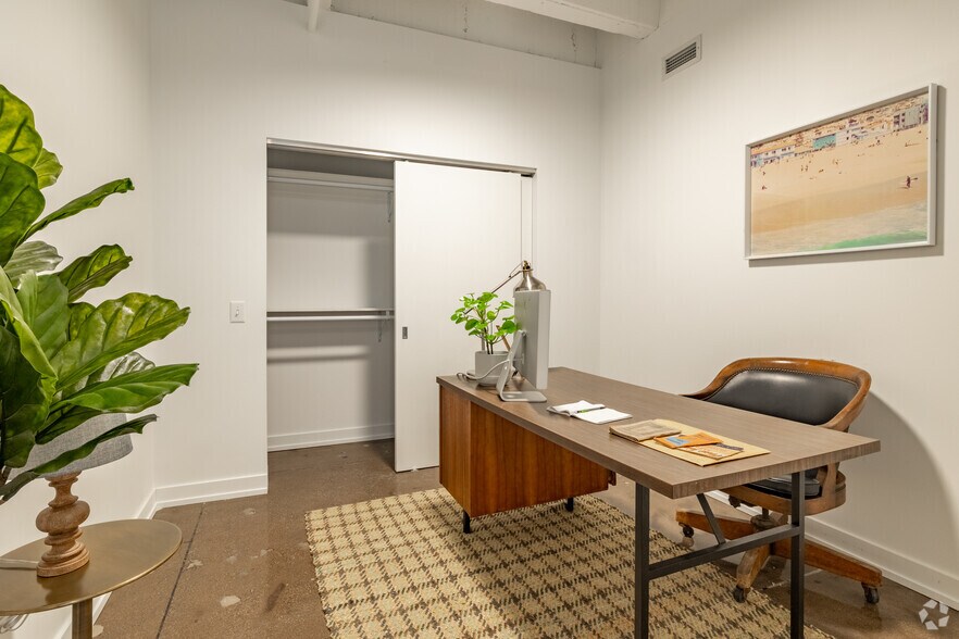 More Photos Of 5050 N Broadway St, Chicago Apartments For Lease