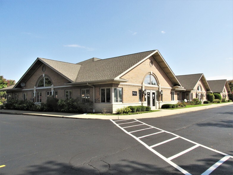 Primary Photo Of 2214 Huntington Dr N, Algonquin Medical For Sale