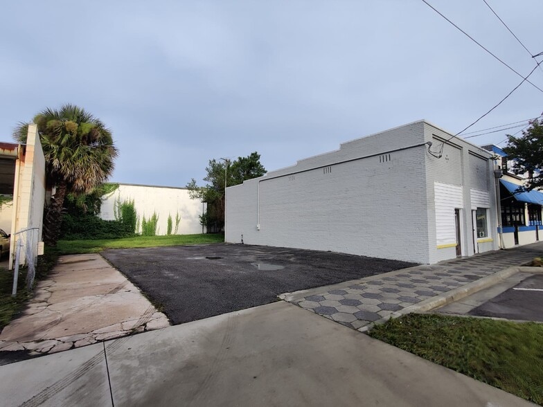 More Photos Of 3115 N Main St, Jacksonville Storefront Retail Office For Sale
