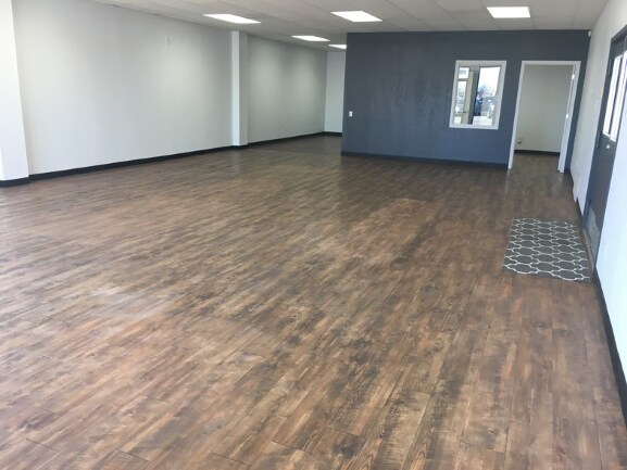 More Photos Of 2006 50th St, Lubbock Flex For Lease