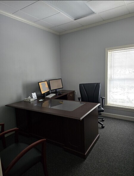 More Photos Of 5 E Main St, Hudson Office Residential For Lease
