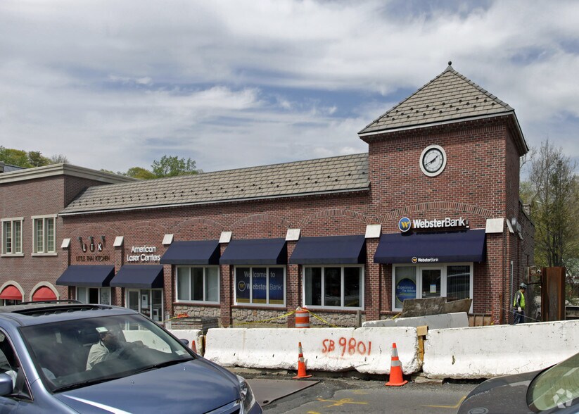 More Photos Of 13-17 Popham Rd, Scarsdale Storefront For Lease