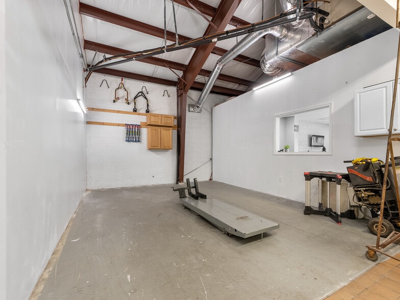 More Photos Of 2106 S US Highway 1, Vero Beach Freestanding For Sale