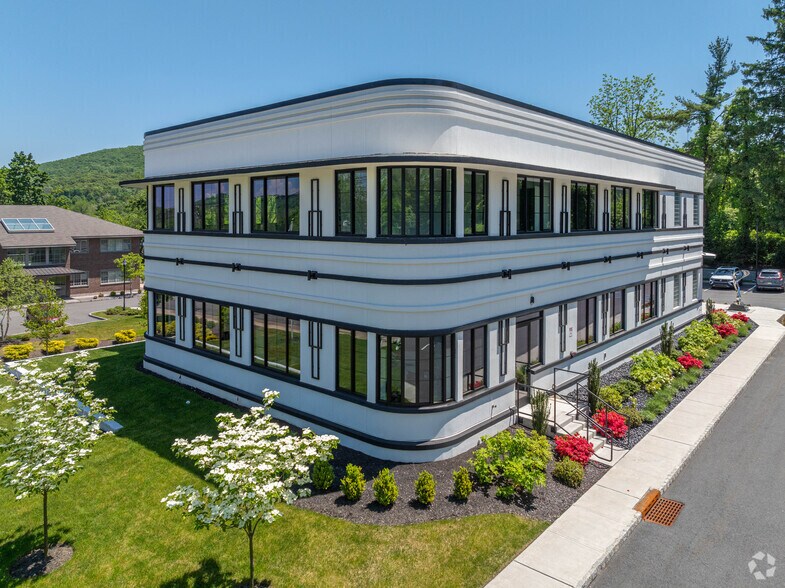 More Photos Of 47 Main St, Sparta Office For Lease