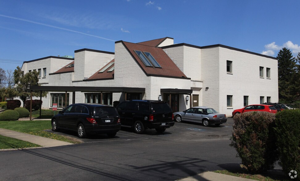 More Photos Of 3300 James St, Syracuse Medical For Lease