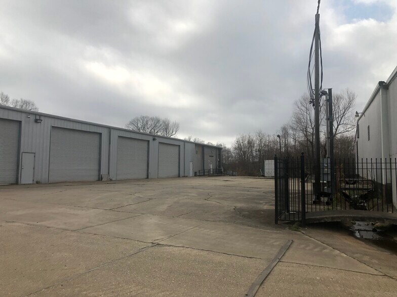 More Photos Of 3000 Main St, Baker Warehouse For Lease