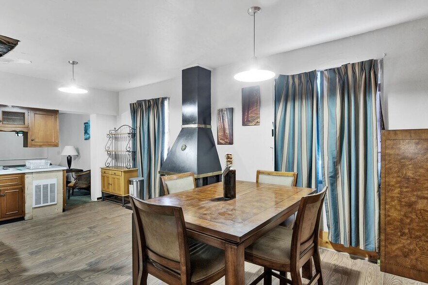 More Photos Of 1421 5th Ave, New Kensington Apartments For Sale