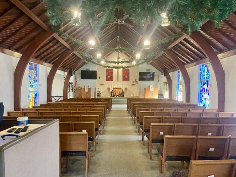 More Photos Of 1100 N Poinsettia Ave, Manhattan Beach Religious Facility For Lease