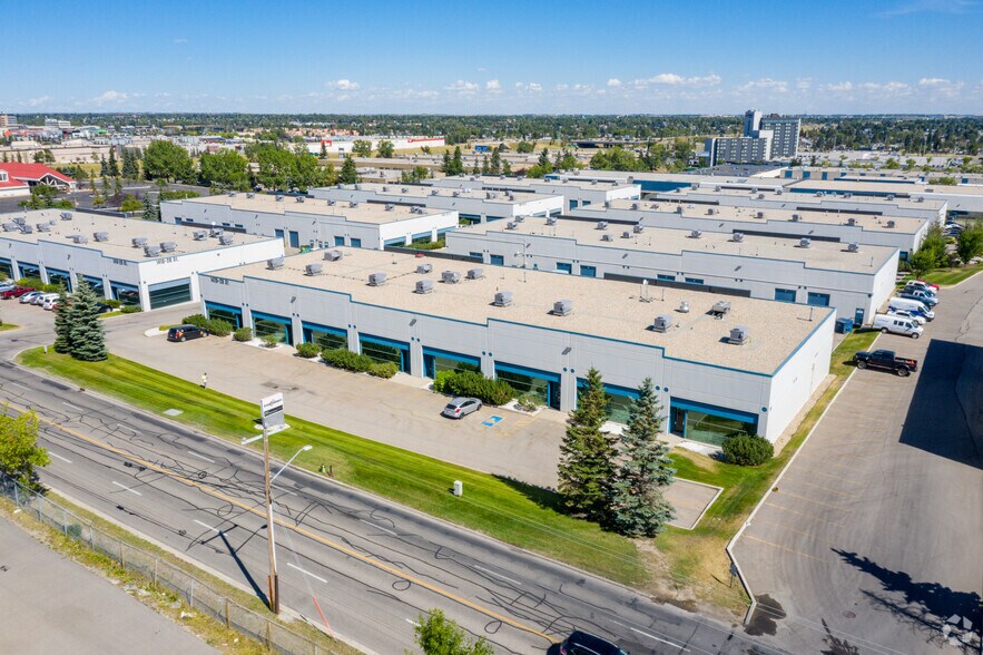 More Photos Of 1420 28th St NE, Calgary Warehouse For Lease