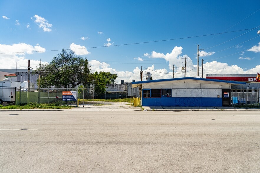 Primary Photo Of 2200 NW 22nd Ave, Miami Fast Food For Sale
