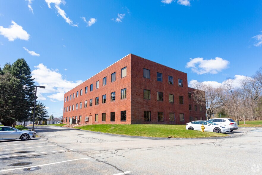 More Photos Of 134 Flanders Rd, Westborough Office For Lease