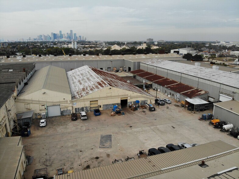 More Photos Of 601 McFarland St, Houston Warehouse For Lease