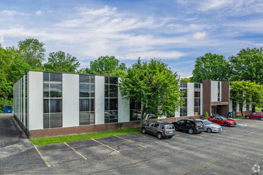 More Photos Of 600 N Bell Ave, Carnegie Medical For Lease
