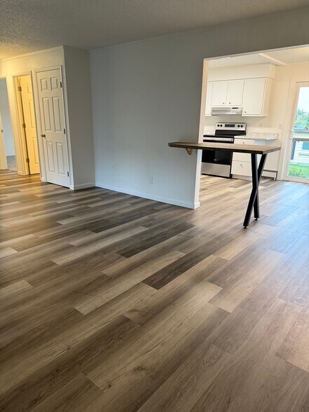 More Photos Of 2316 Jefferson Ave, Anchorage Apartments For Sale