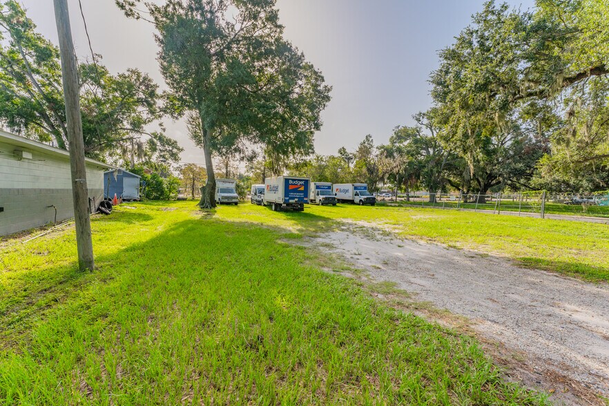 More Photos Of 120 W Memorial Blvd, Lakeland Auto Dealership For Sale