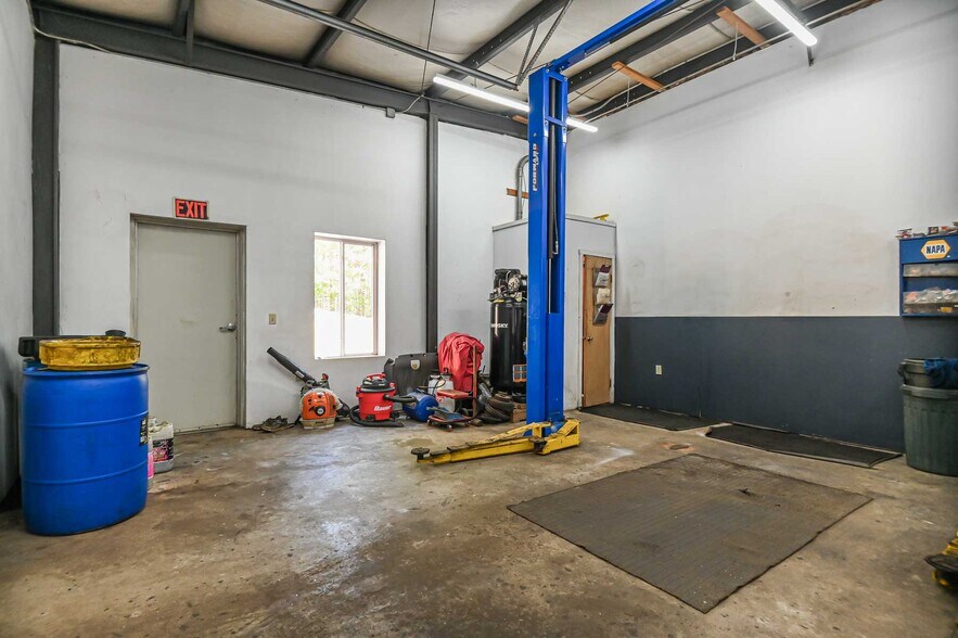 More Photos Of 1100 US ROUTE 1, York Auto Dealership For Sale