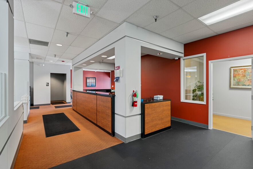 More Photos Of 1314 Auburn Way N, Auburn Health Club For Lease