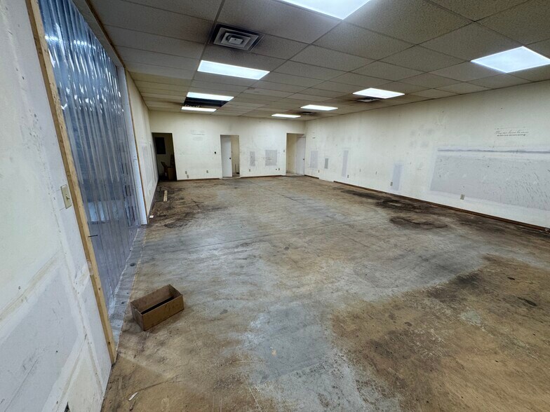 More Photos Of 24 W Potomac Pky, Williamsport Warehouse For Lease