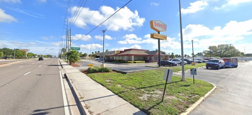 More Photos Of 940 Missouri Ave N, Largo Restaurant For Lease