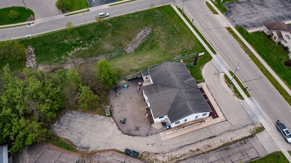 More Photos Of 303 S Western Ave, Waupaca Daycare Center For Sale