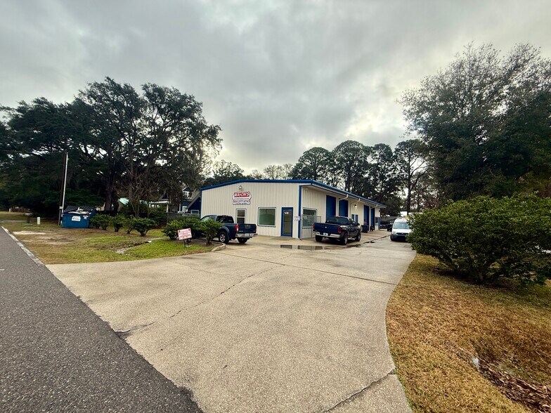 More Photos Of 1438 E Oak St, Fernandina Beach Service For Lease