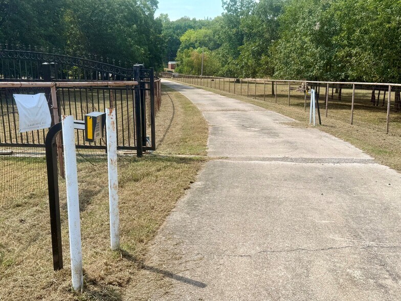 More Photos Of 1144 Buckstitch Rd, Sulphur Industrial For Sale