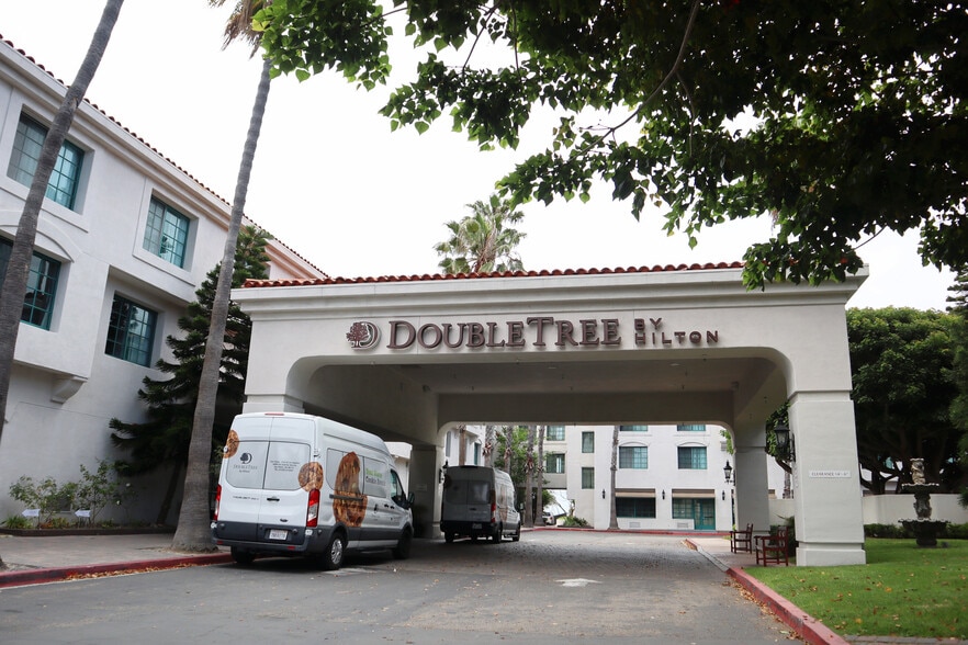 More Photos Of 2800 Via Cabrillo Marina, San Pedro Hotel For Sale