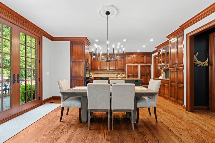 More Photos Of 5455 Plantation Rd, Sunbury Lodge Meeting Hall For Sale