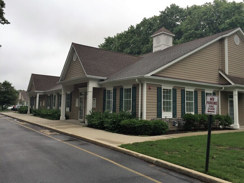 More Photos Of 57 Southern Blvd, Nesconset Unknown For Lease