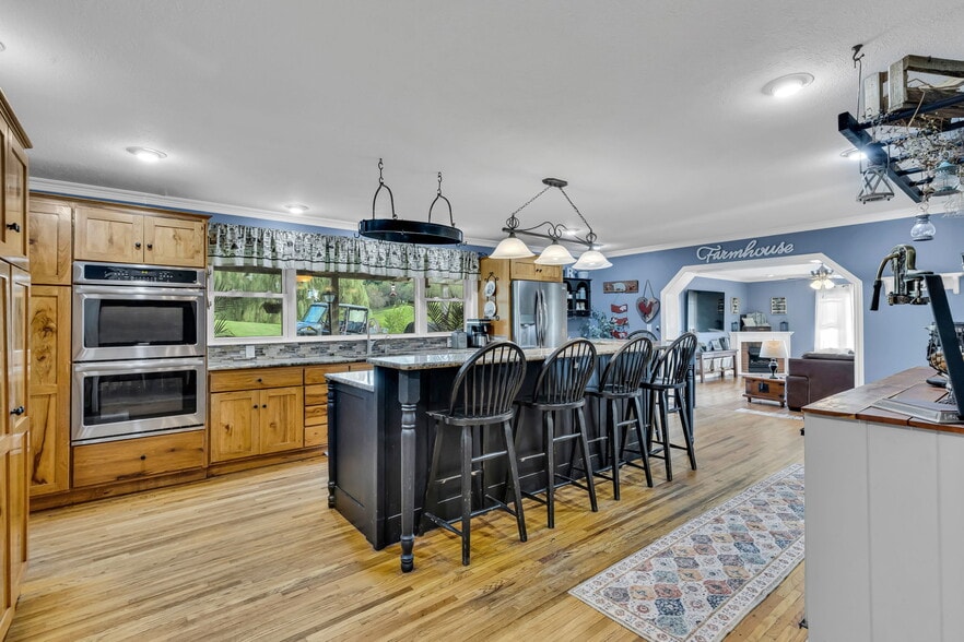 More Photos Of 5643 Yankee St, Fredericktown Specialty For Sale