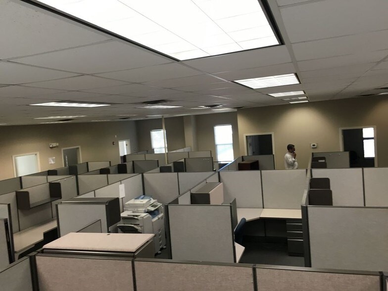 More Photos Of 4444 American Way, Baton Rouge Office For Sale