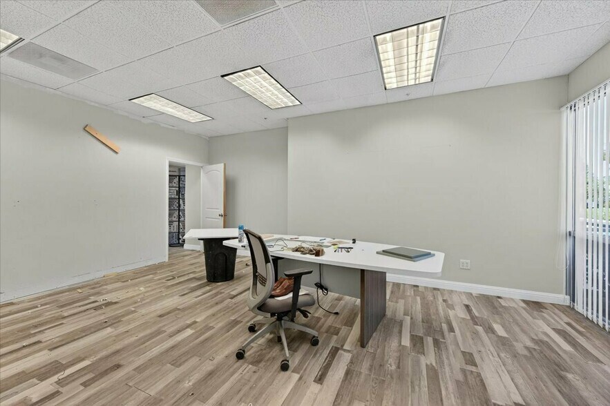 More Photos Of 2695 N Fowler Ave, Fresno Light Distribution For Lease