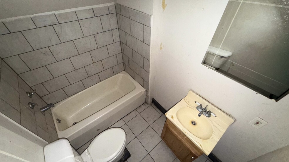 More Photos Of 278 Helen St, Cincinnati Apartments For Sale