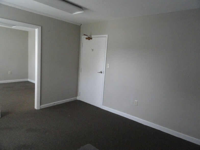 More Photos Of 4102 George Washington Mem Hwy, Yorktown Office For Lease