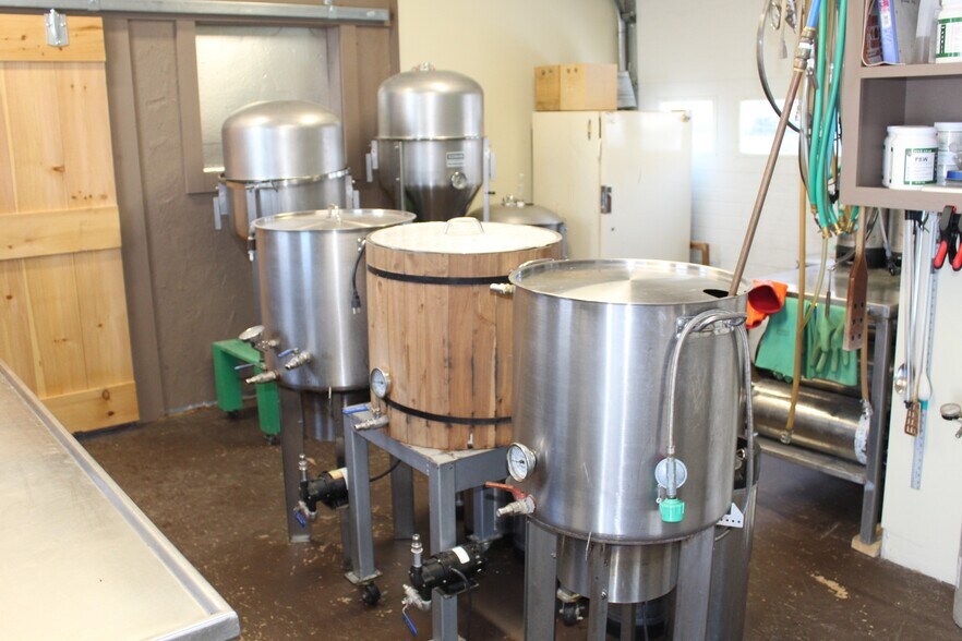 More Photos Of 894 Moosehead Trl, Jackson Sports And Entertainment For Sale