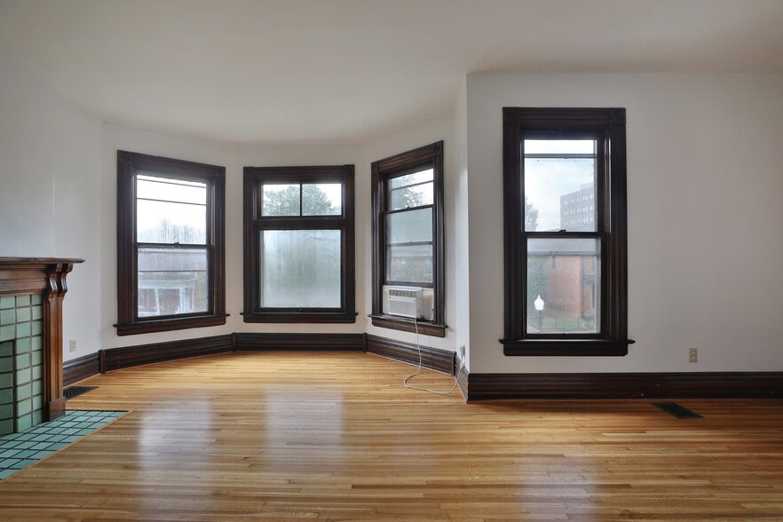 More Photos Of 51 Clark Pl, Columbus Multifamily For Sale