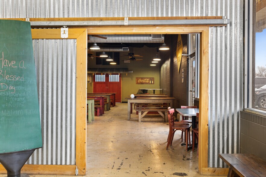 More Photos Of 6598 OK-98 Highway, Wright City Flex For Sale